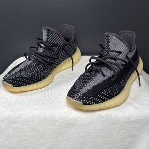 Yeezy Boost 350 V2 'Carbon' – Size 11